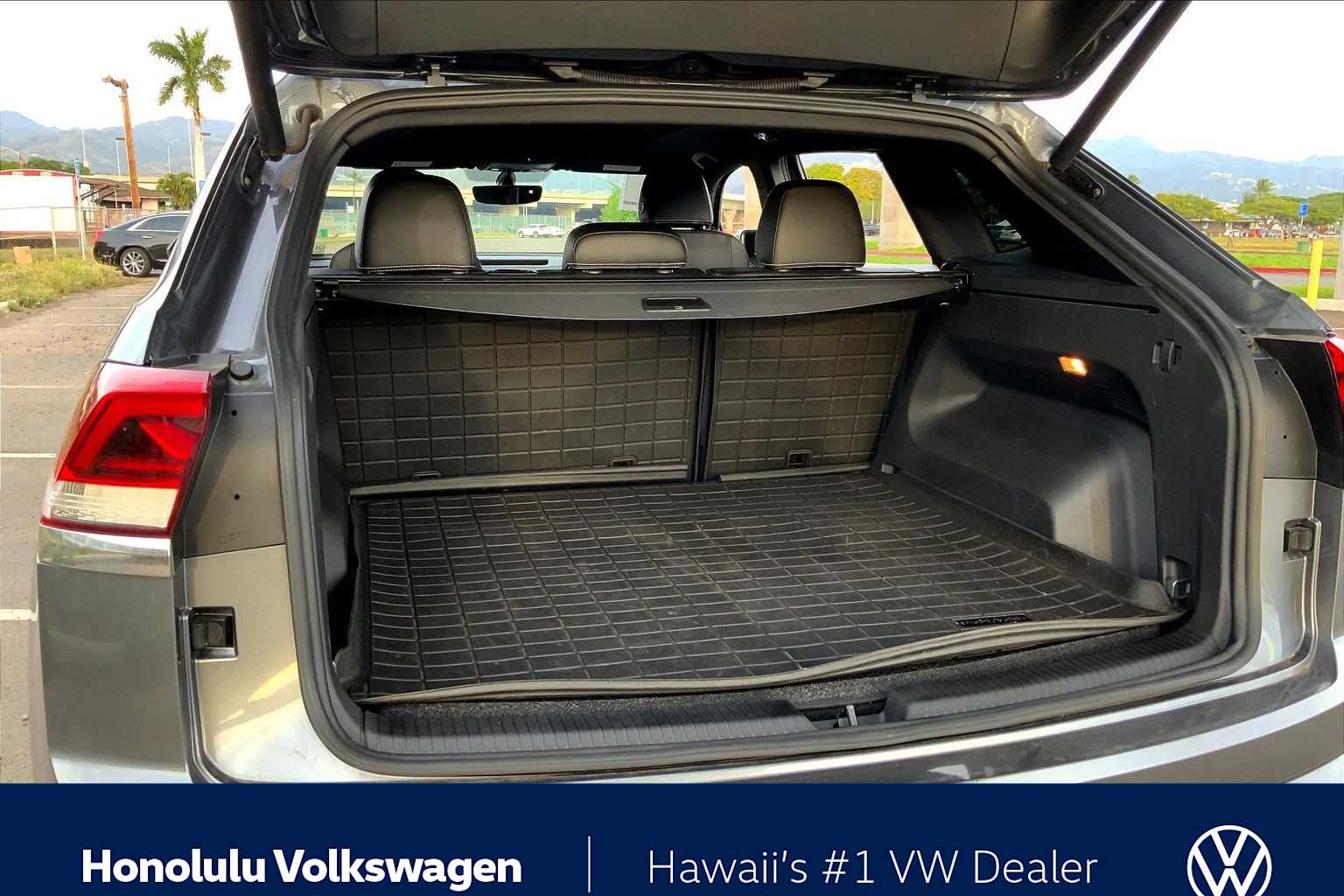 Thumbnail: 2021 Volkswagen Atlas - 17