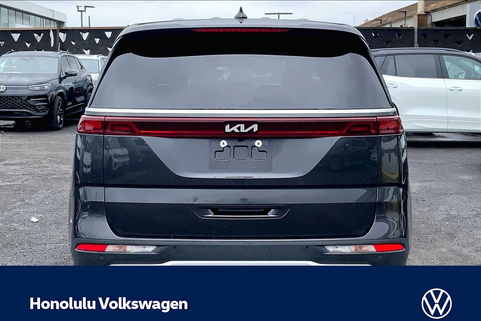 Thumbnail: 2023 Kia Carnival - 5