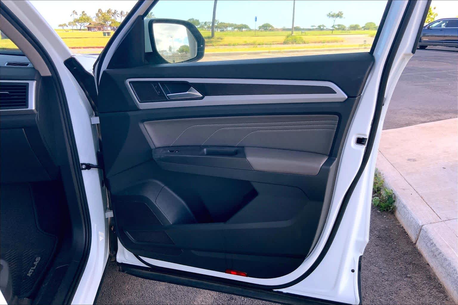 Thumbnail: 2022 Volkswagen Atlas - 27