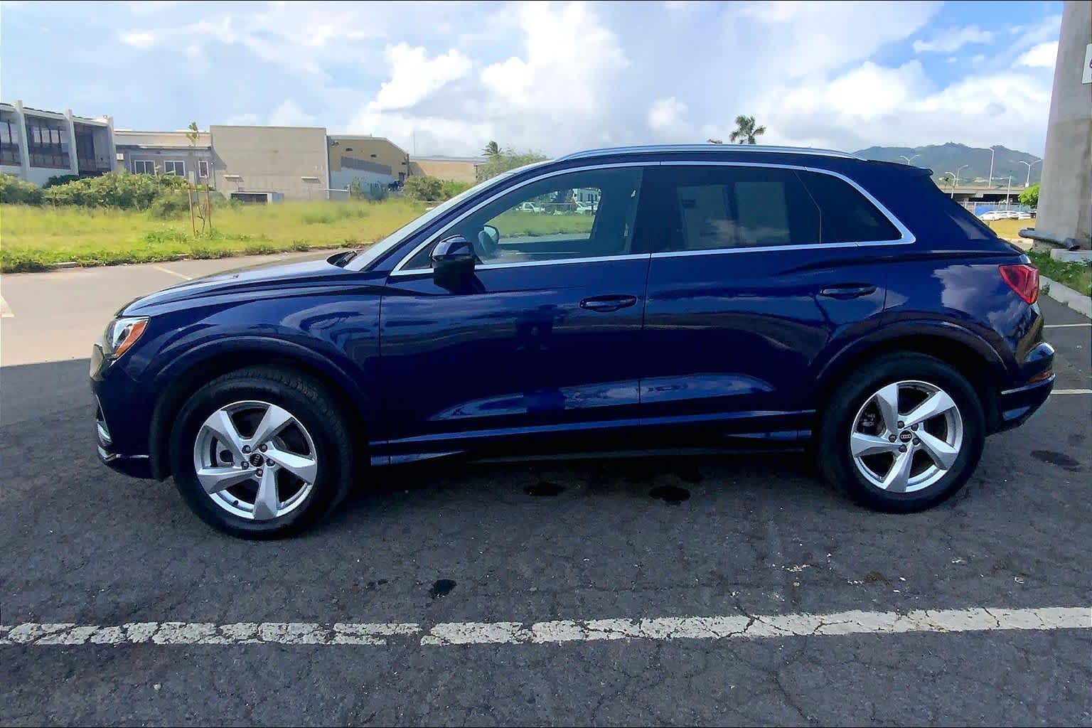Thumbnail: 2021 Audi Q3 - 3