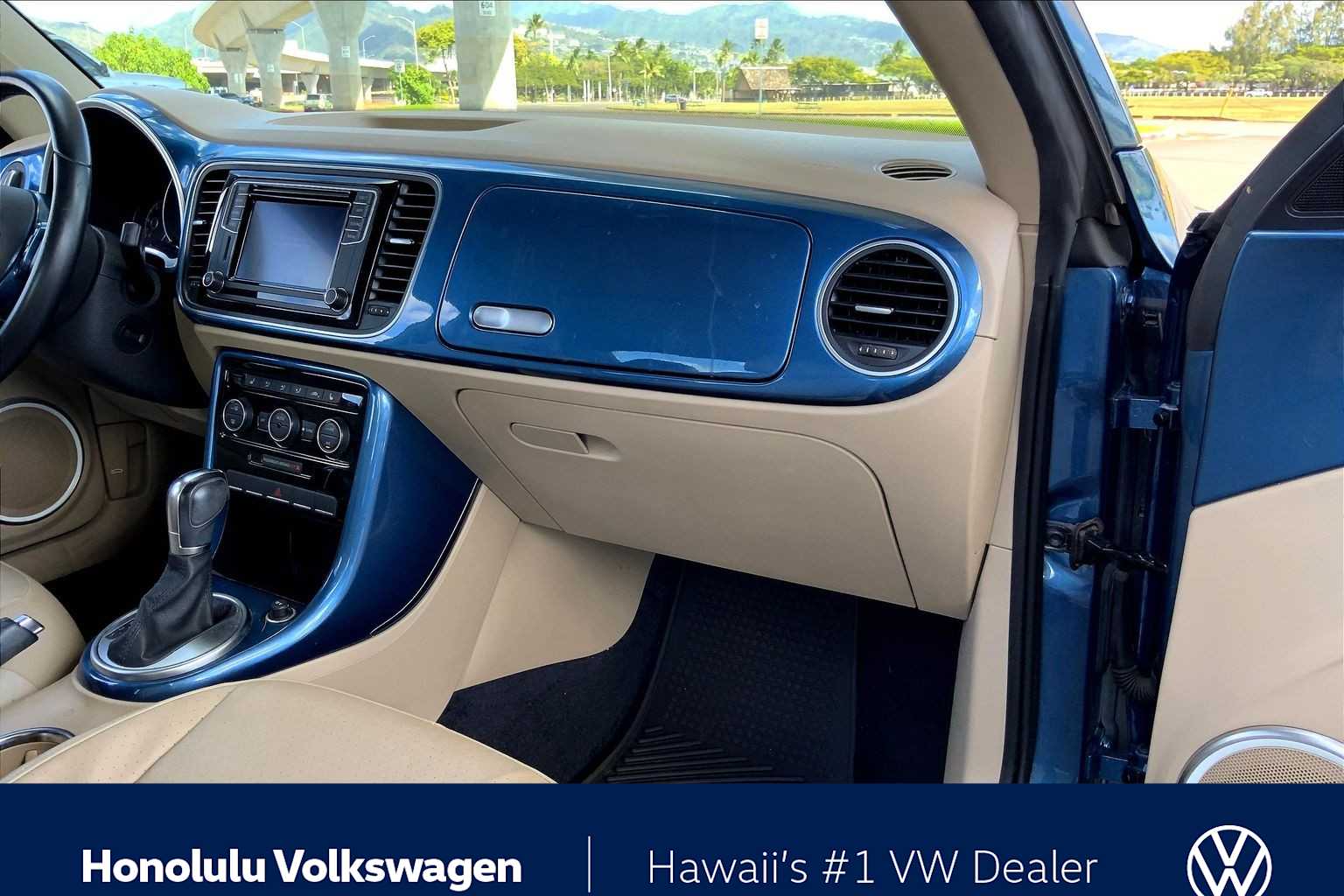 Thumbnail: 2019 Volkswagen Beetle - 21