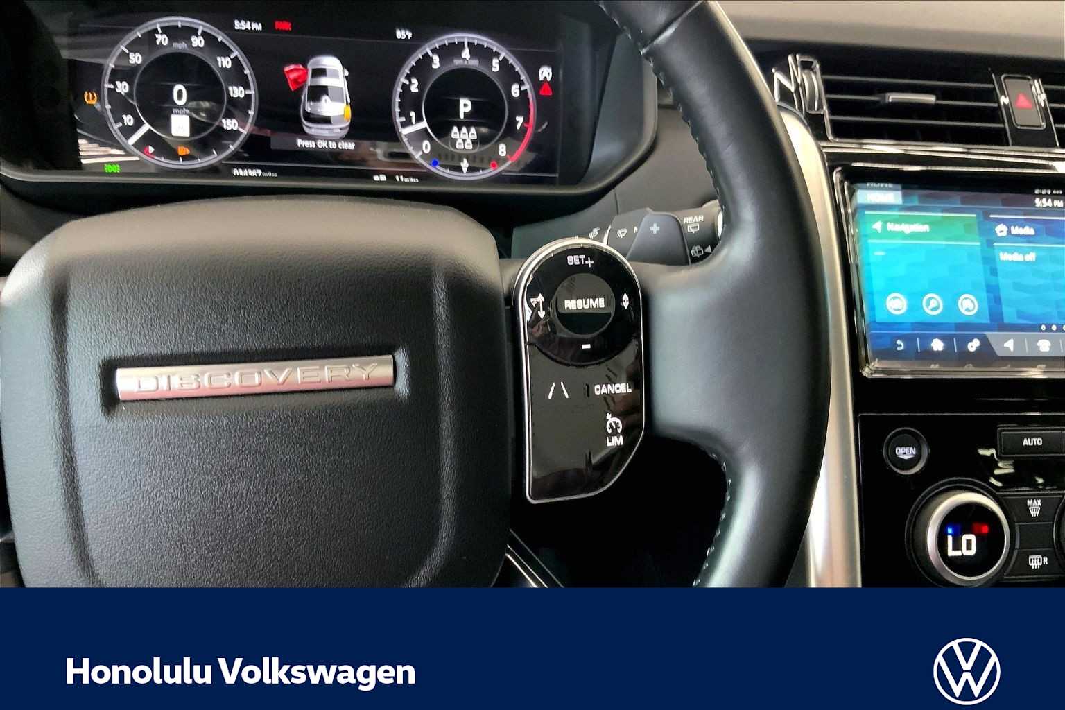 Thumbnail: 2020 Land Rover Discovery - 25