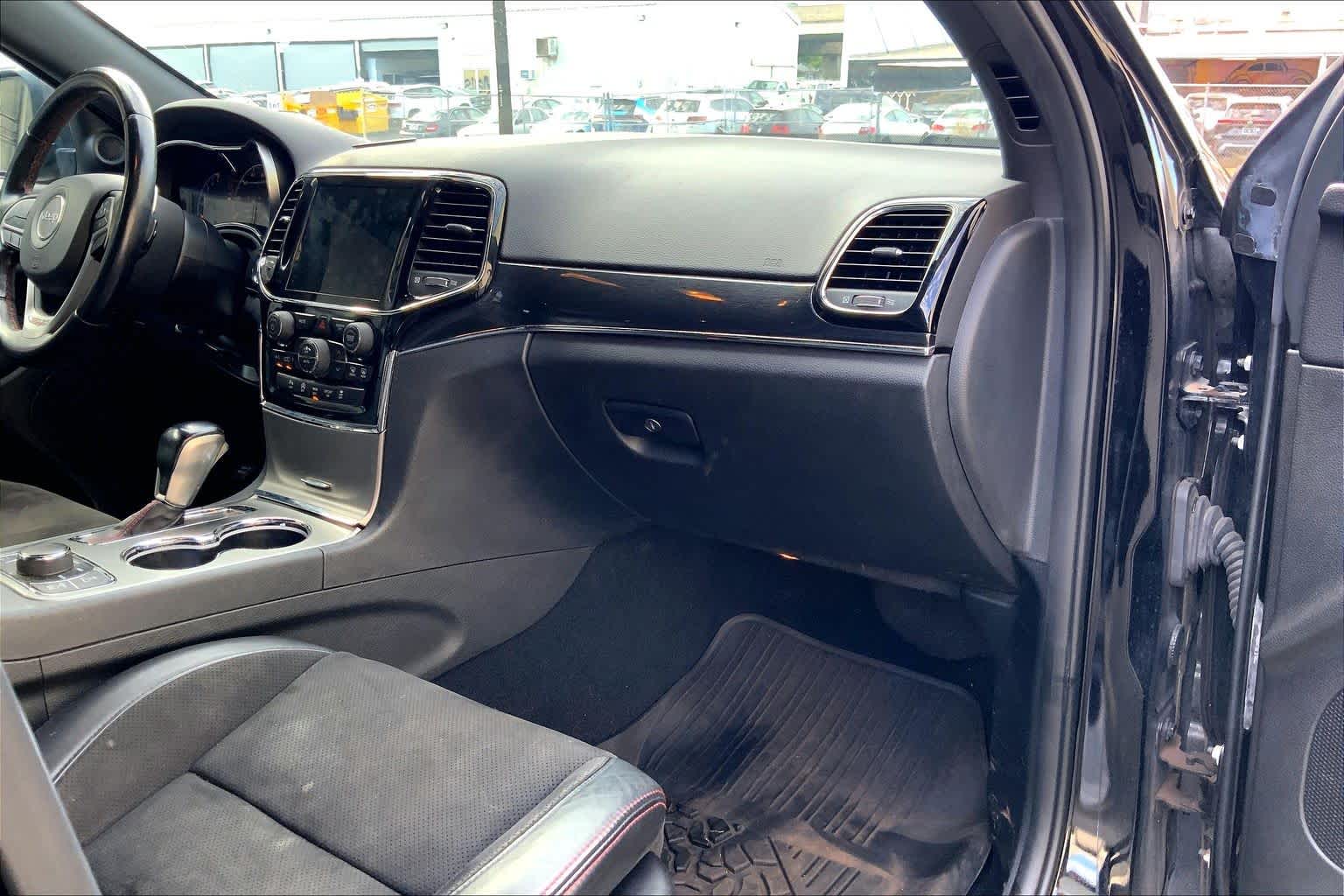 Thumbnail: 2020 Jeep Grand Cherokee - 23