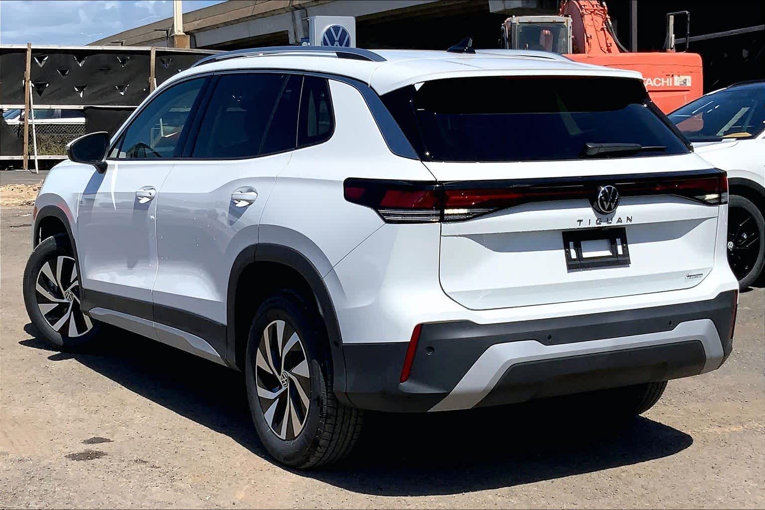 Thumbnail: 2026 Volkswagen Tiguan - 4
