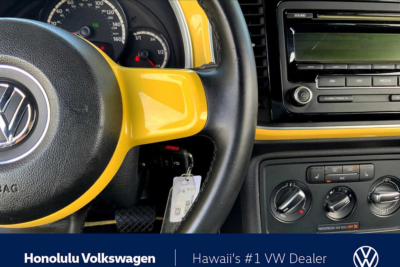 Thumbnail: 2013 Volkswagen Beetle - 22