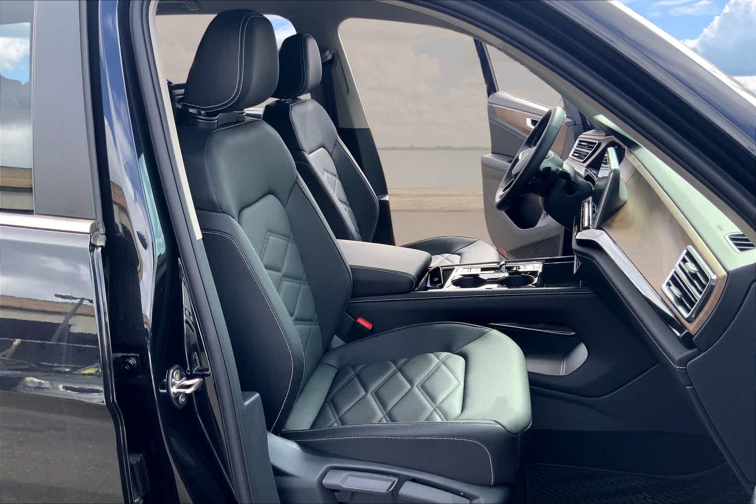 2026 Volkswagen Atlas SE w/Tech - Photo 14