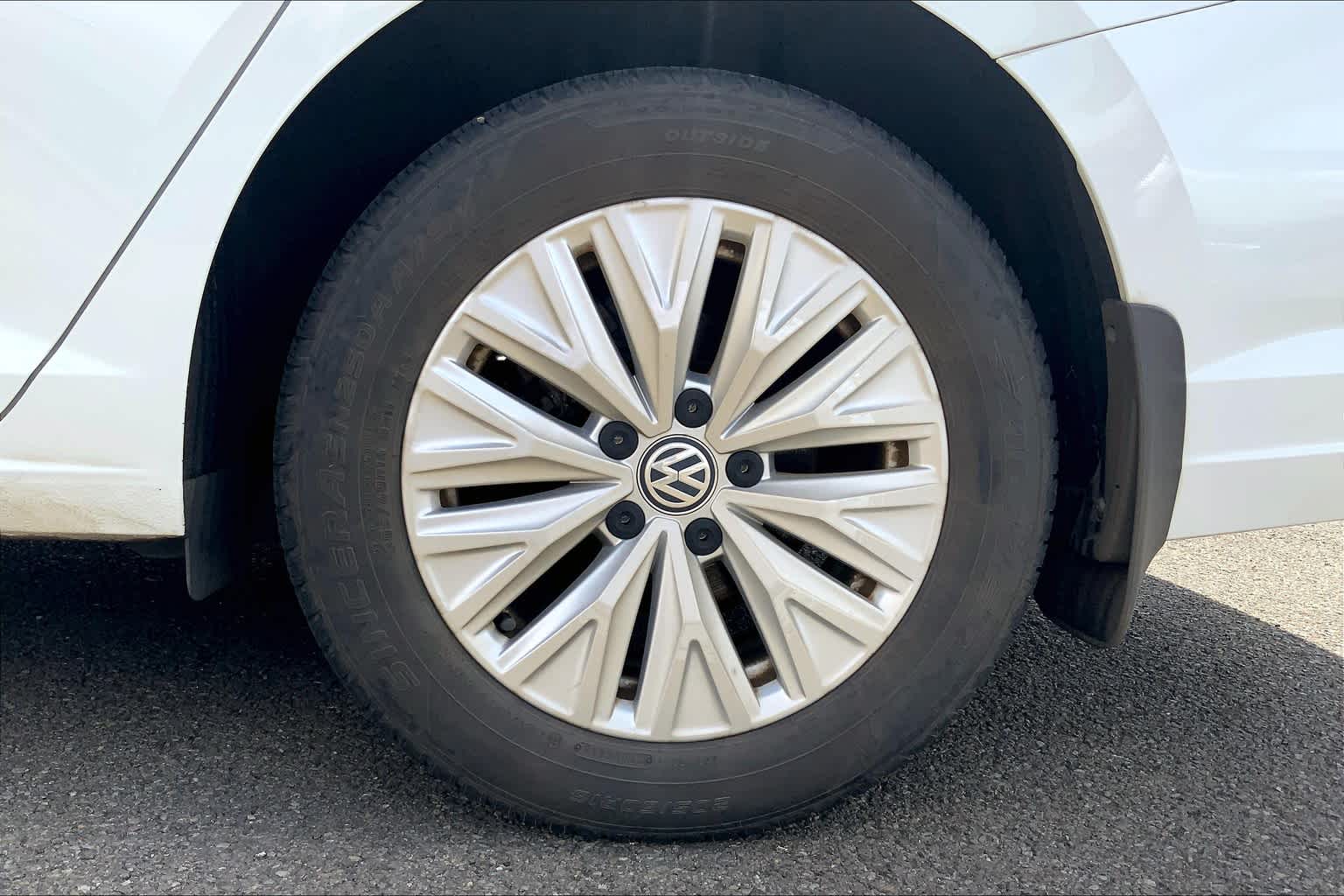 Thumbnail: 2019 Volkswagen Jetta - 8