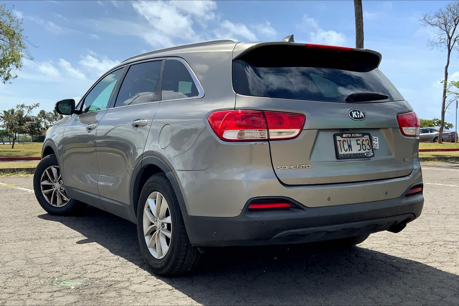 Thumbnail: 2017 Kia Sorento - 4