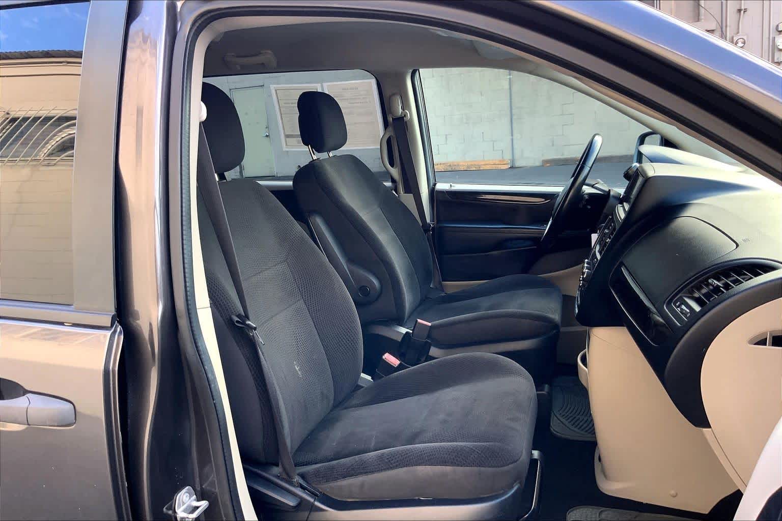 Thumbnail: 2019 Dodge Grand Caravan - 13