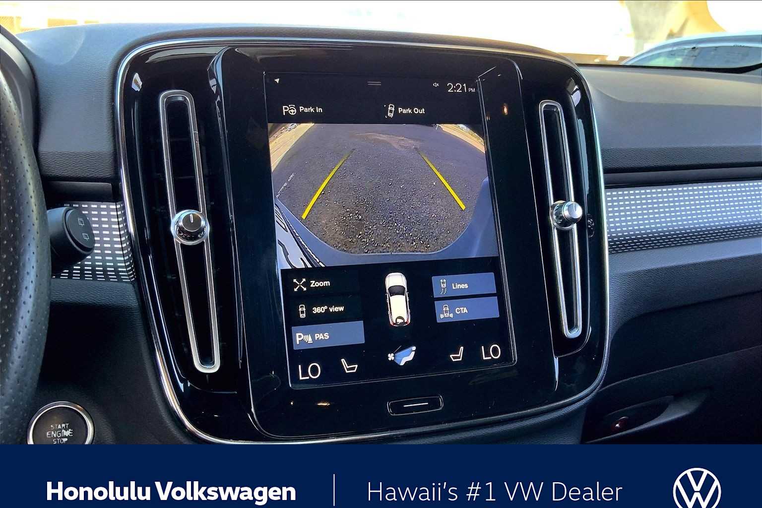 Thumbnail: 2019 Volvo XC40 - 25