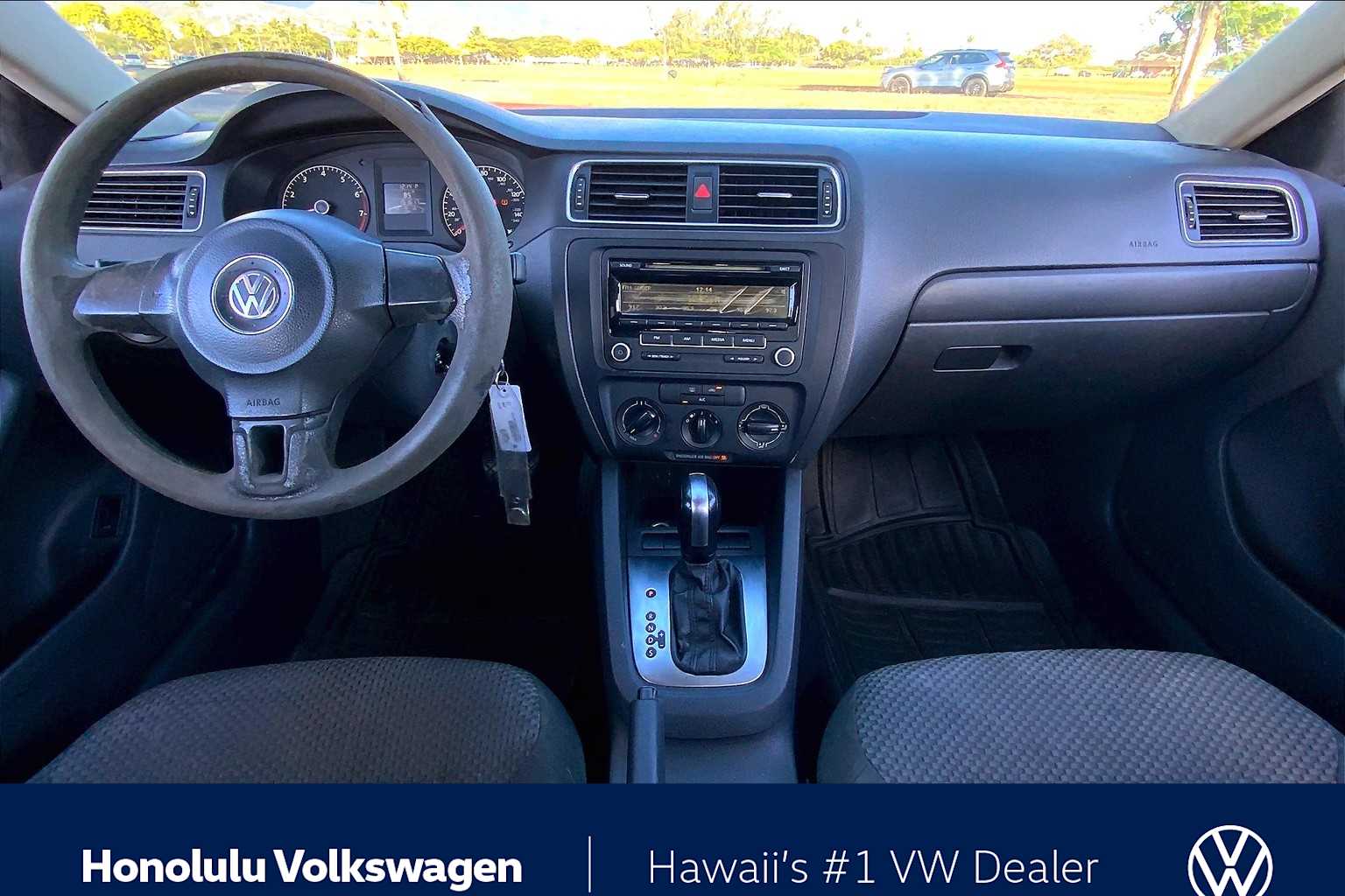 Thumbnail: 2013 Volkswagen Jetta - 9