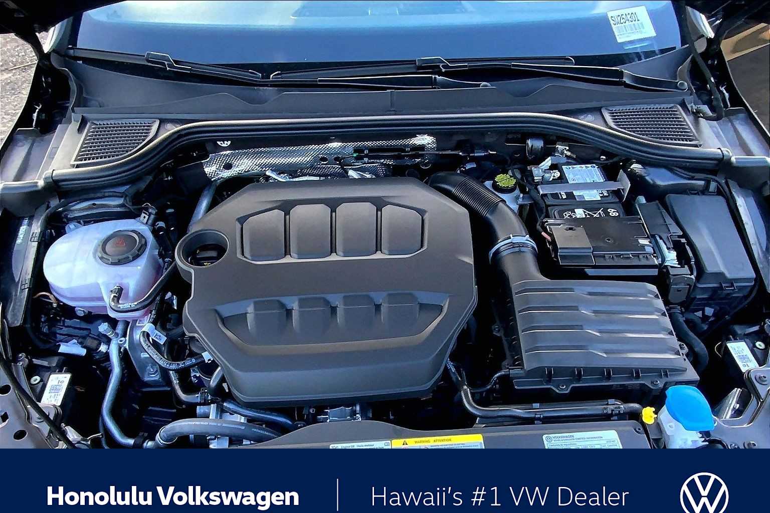 Thumbnail: 2025 Volkswagen Golf - 9