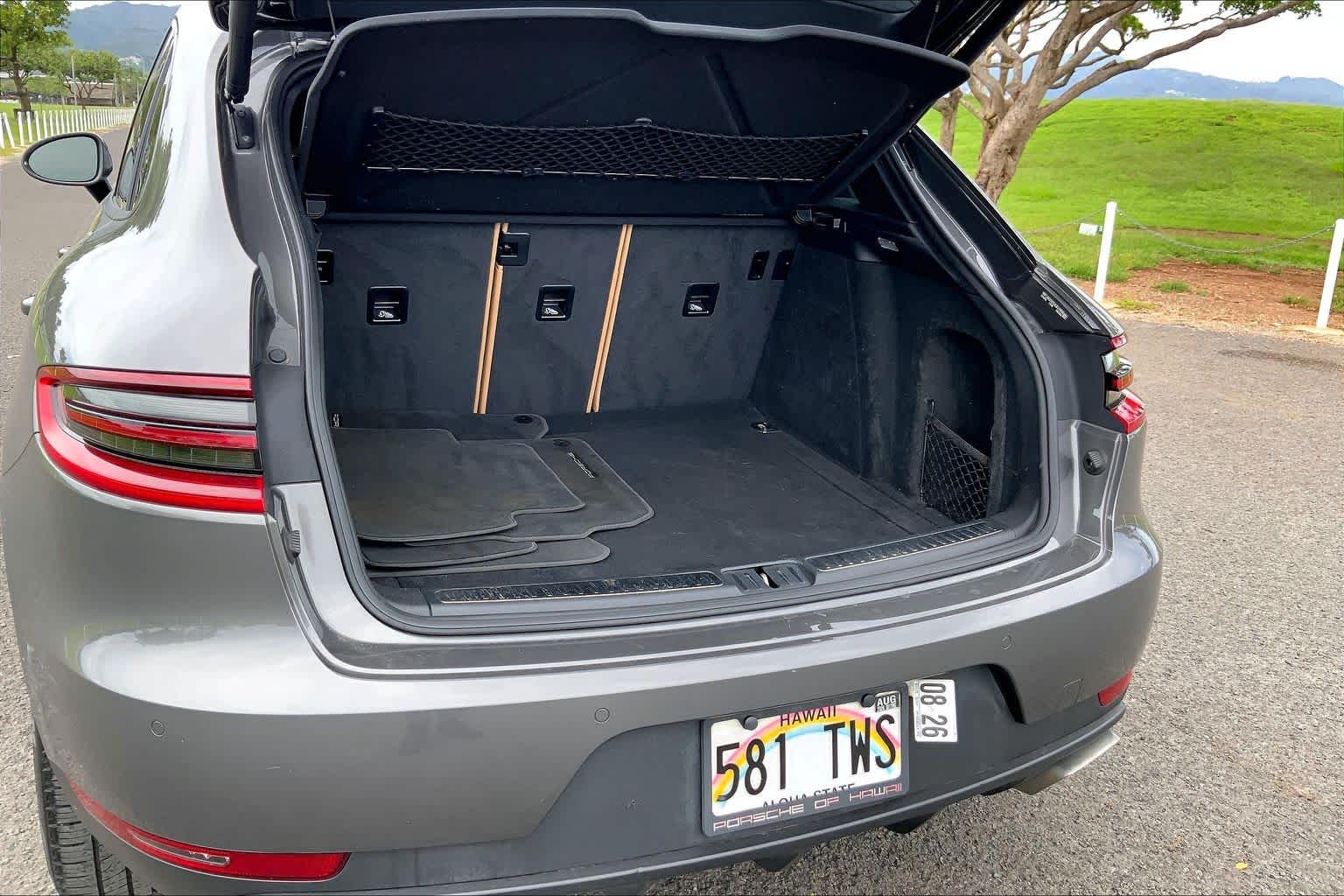 Thumbnail: 2018 Porsche Macan - 18