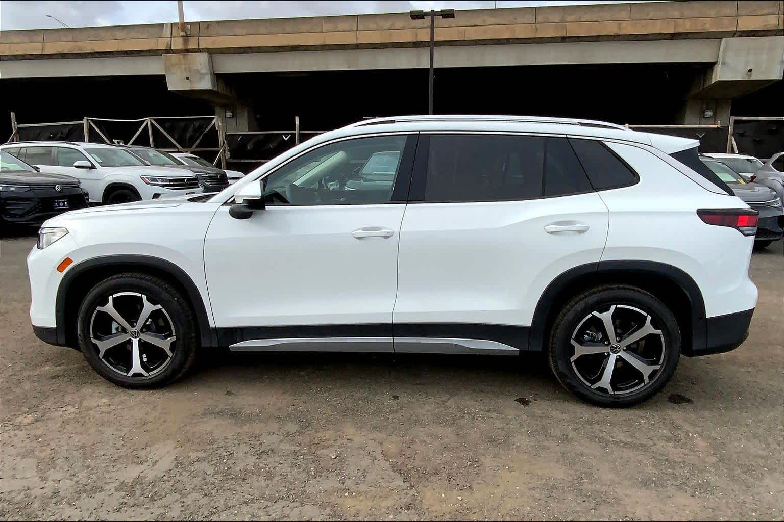 Thumbnail: 2026 Volkswagen Tiguan - 3