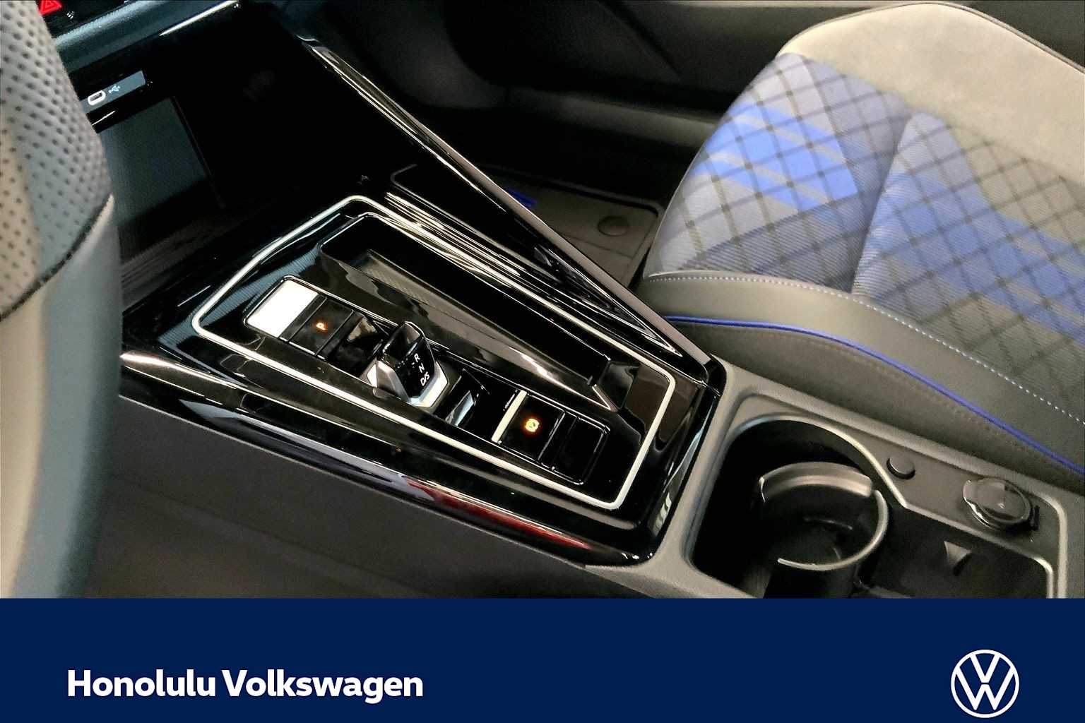 Thumbnail: 2026 Volkswagen Golf - 17