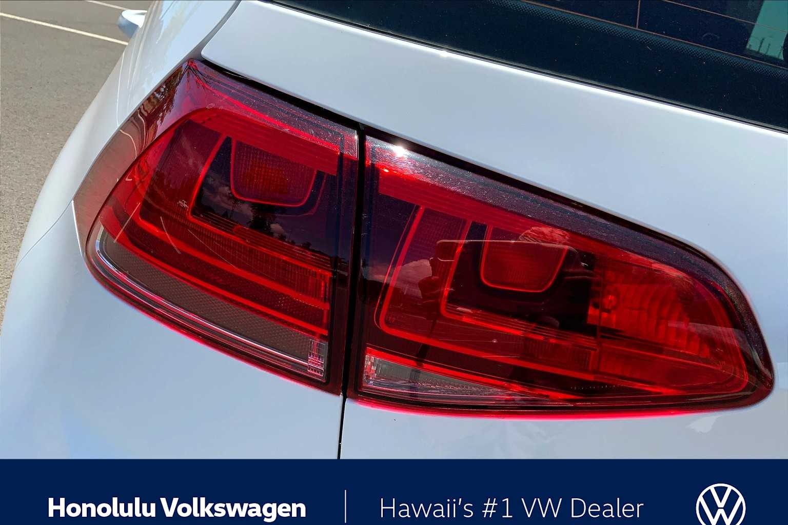 Thumbnail: 2017 Volkswagen Golf - 31