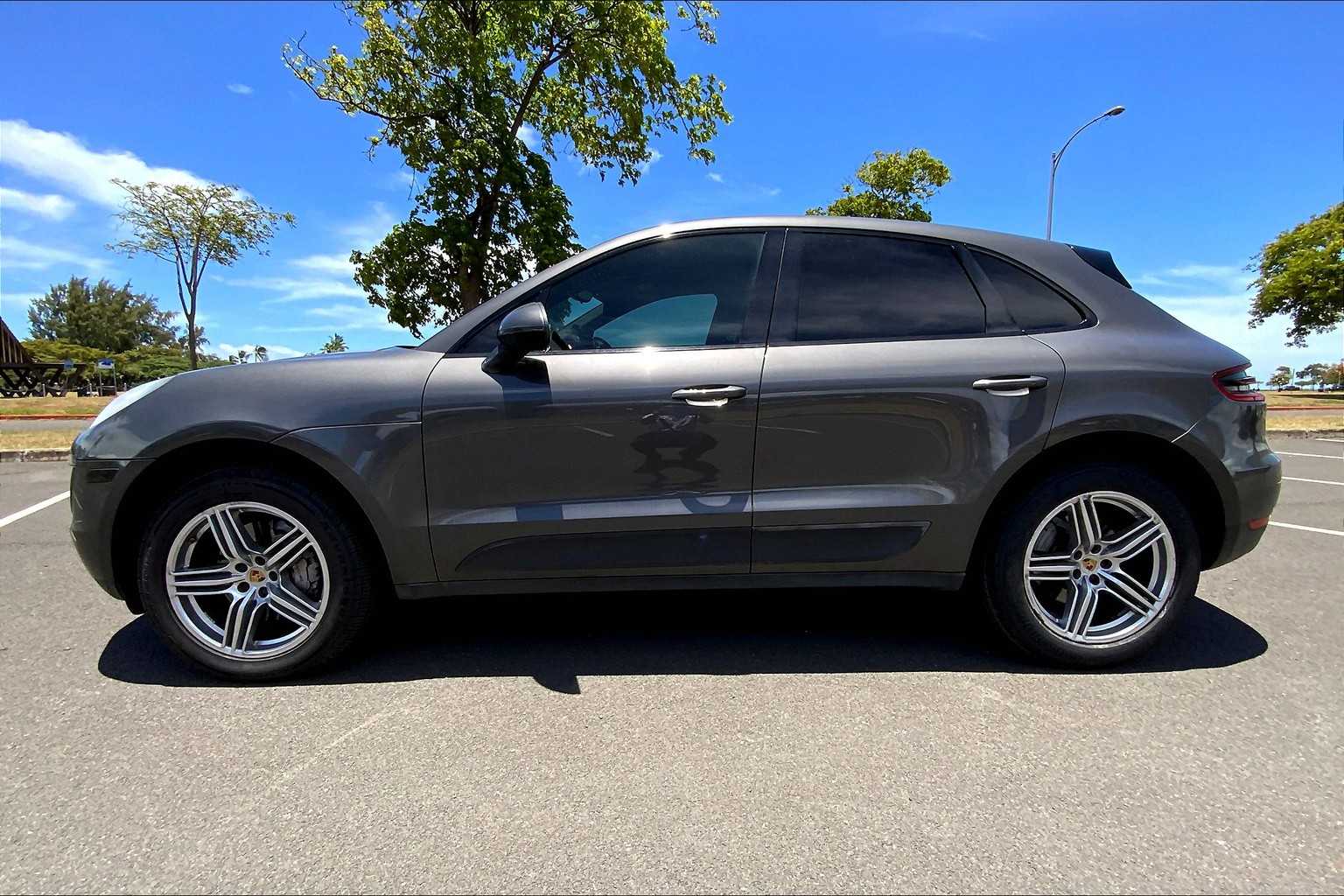 Thumbnail: 2015 Porsche Macan - 3