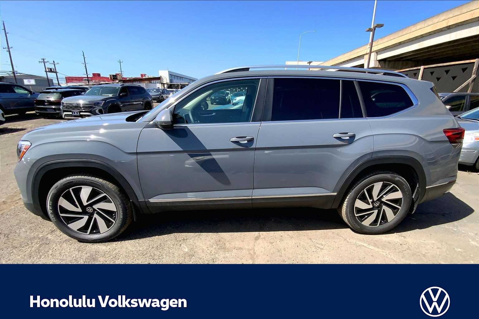 Thumbnail: 2026 Volkswagen Atlas - 3