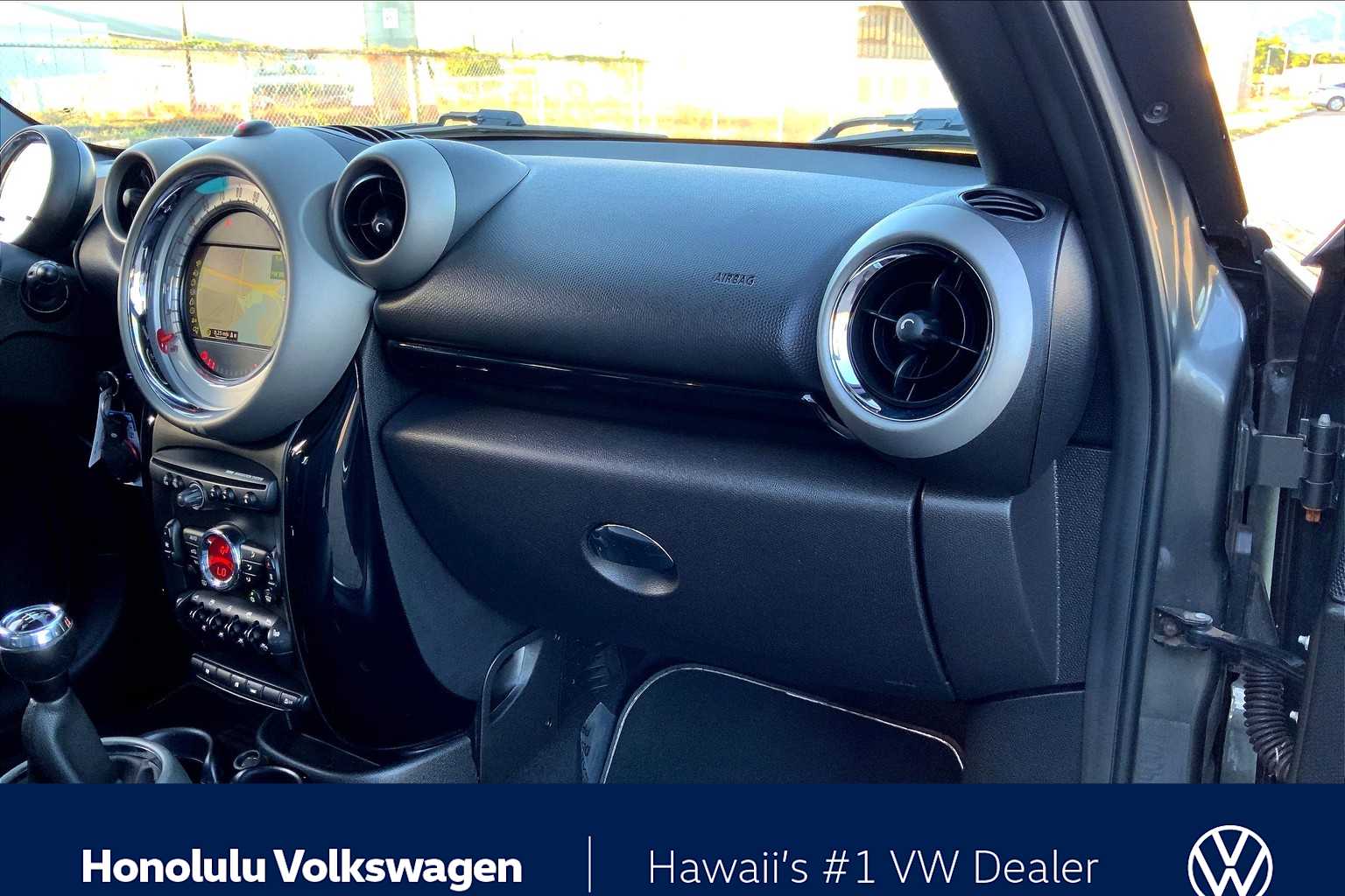 Thumbnail: 2012 MINI Cooper Countryman - 22