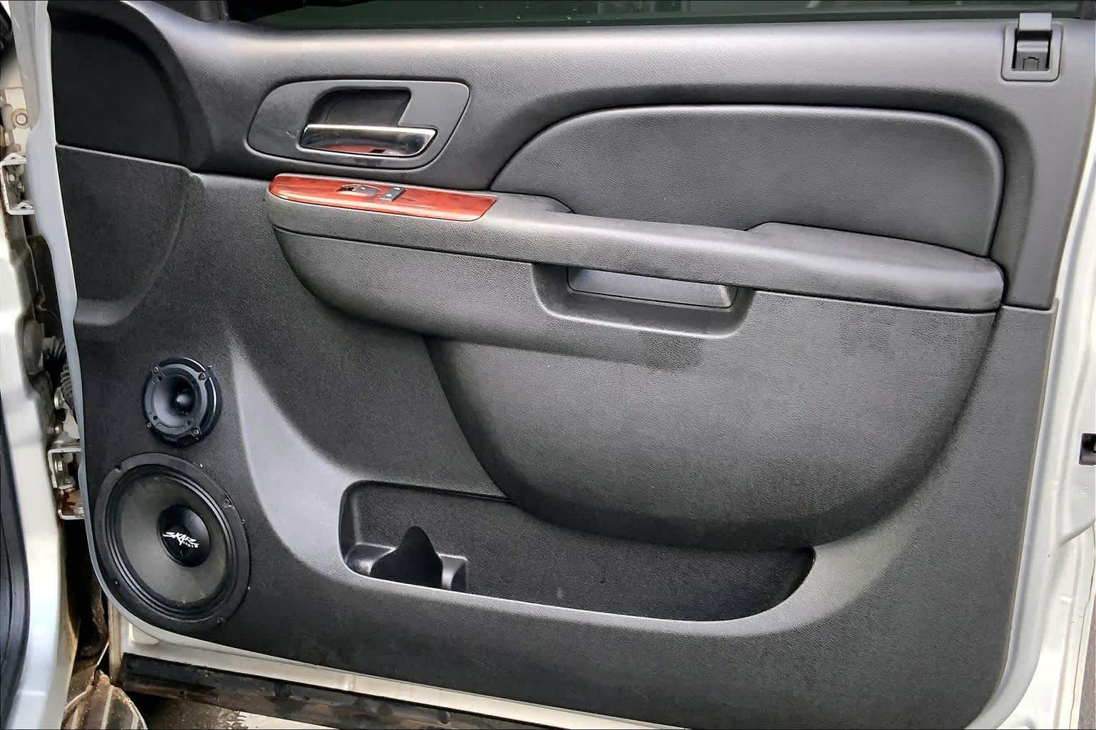 Thumbnail: 2011 GMC Yukon - 28