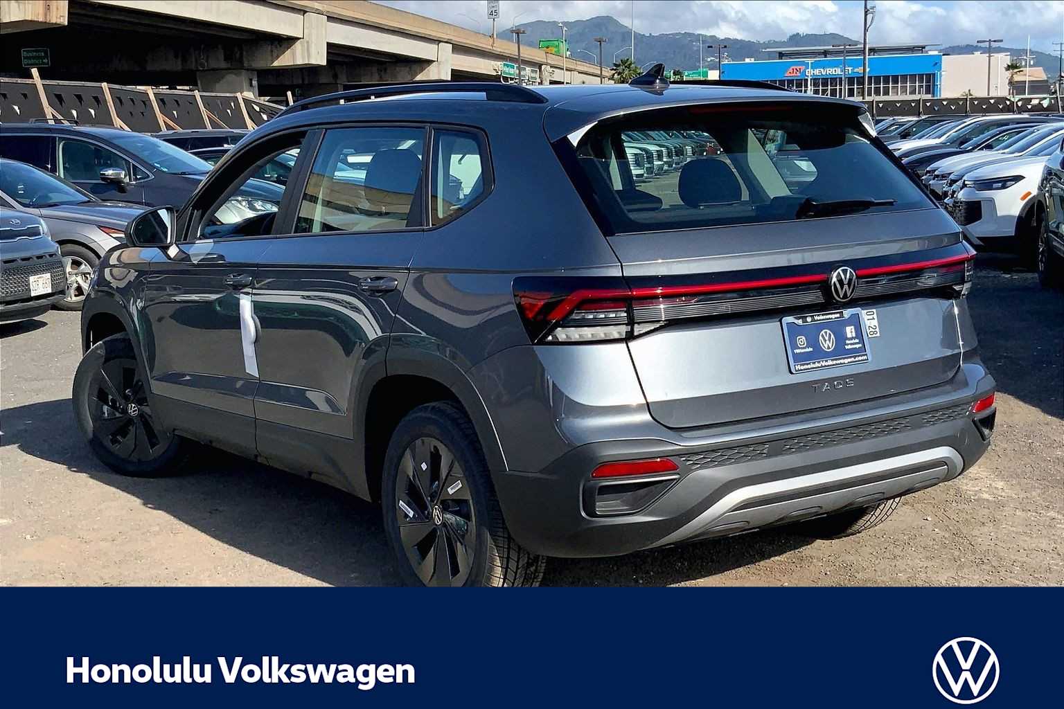 Thumbnail: 2026 Volkswagen Taos - 4