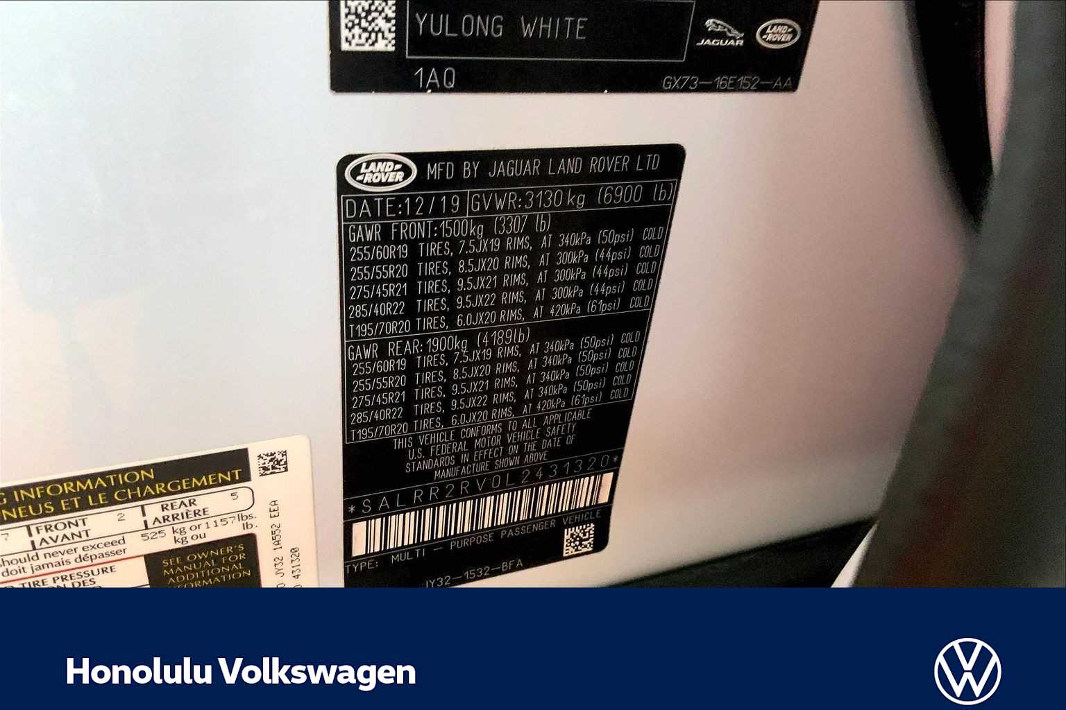 Thumbnail: 2020 Land Rover Discovery - 20