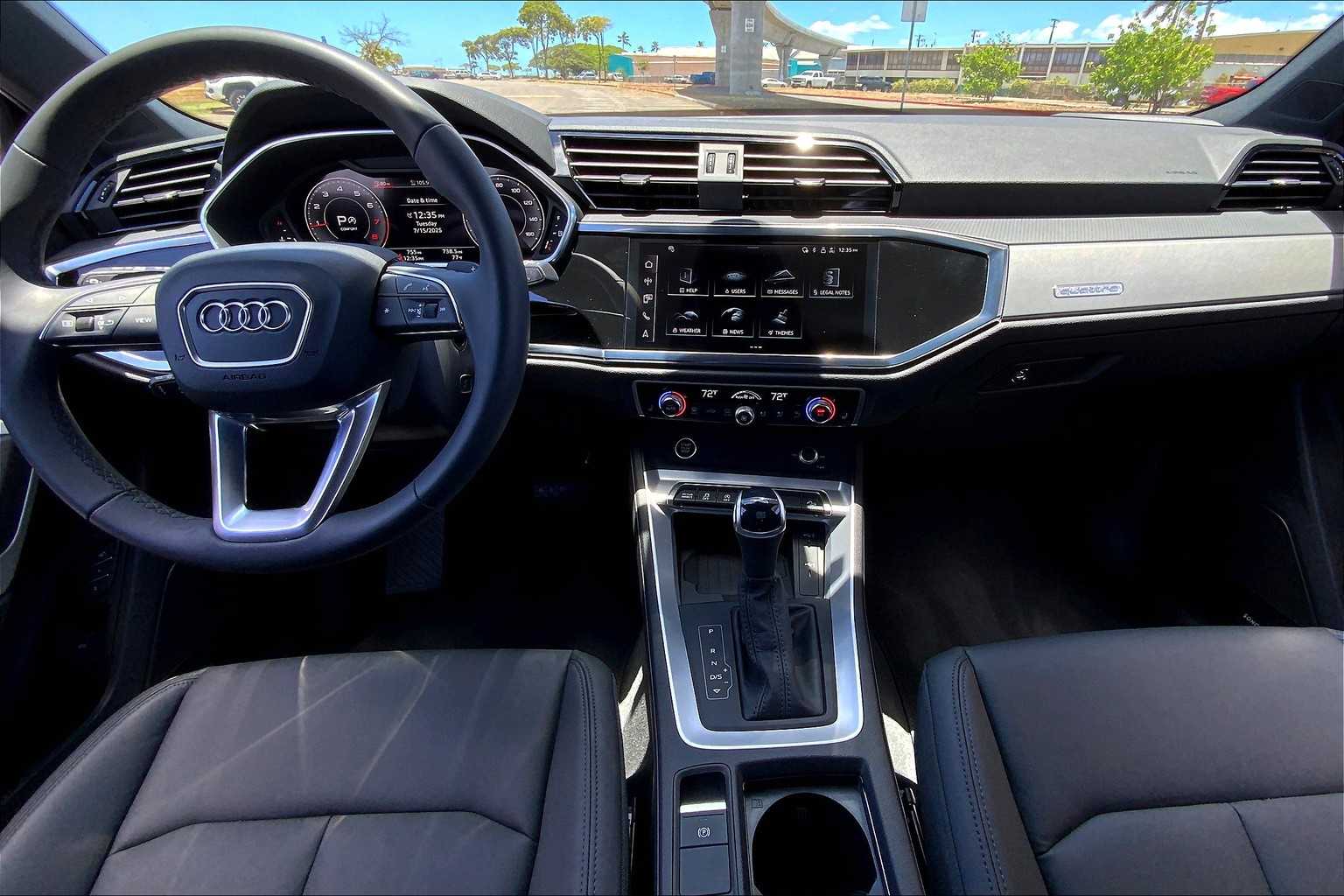 Thumbnail: 2024 Audi Q3 - 10