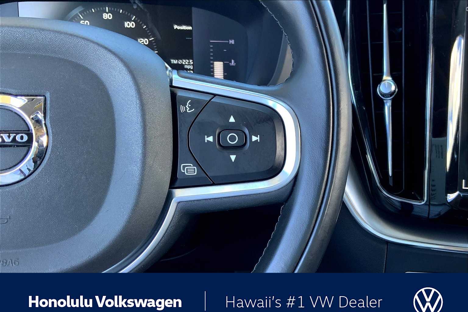 Thumbnail: 2018 Volvo XC60 - 24