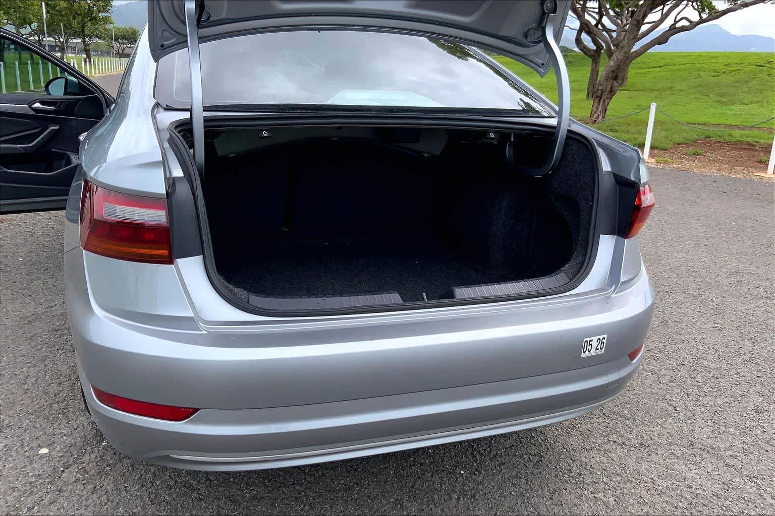 Thumbnail: 2019 Volkswagen Jetta - 18