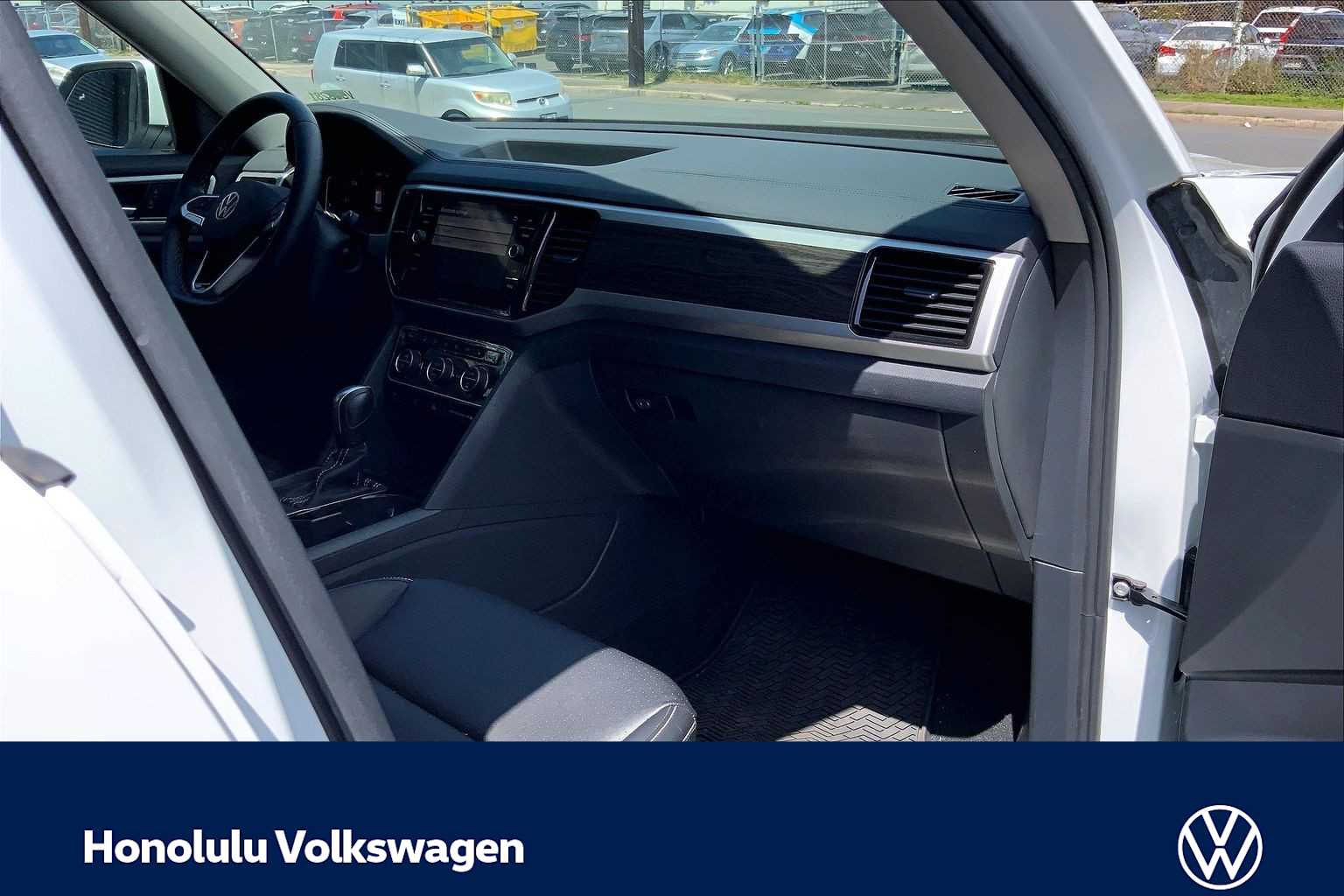 Thumbnail: 2023 Volkswagen Atlas - 23