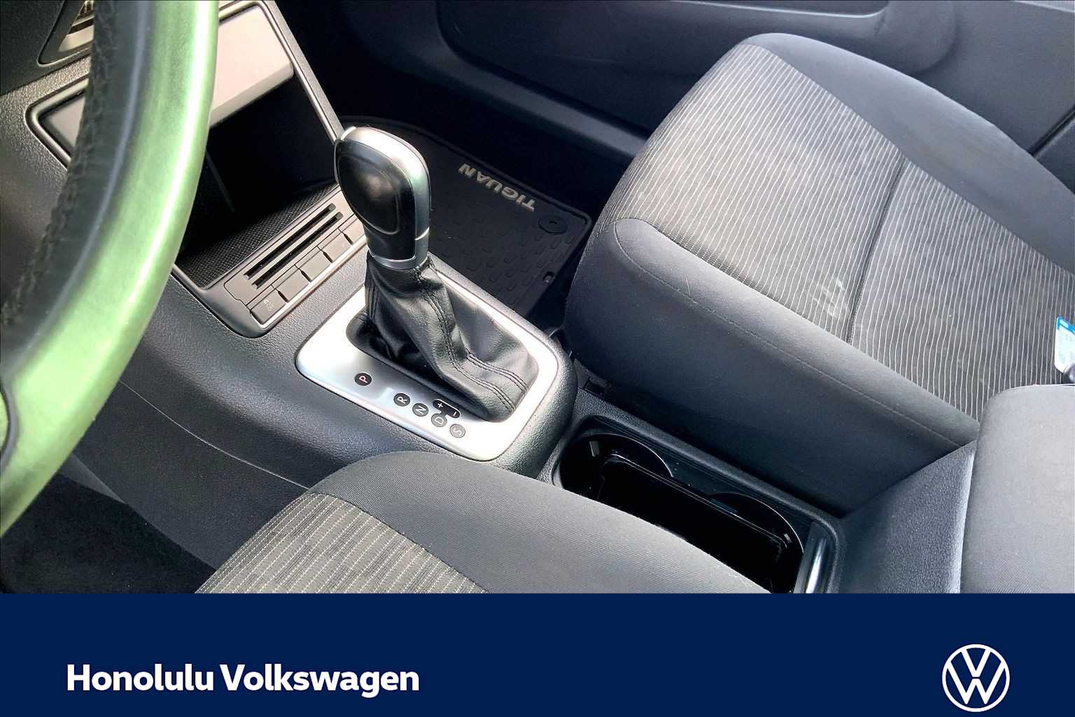 Thumbnail: 2013 Volkswagen Tiguan - 15