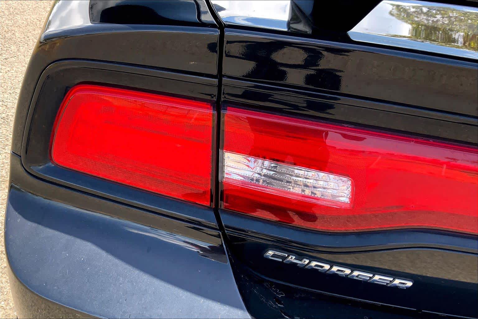 Thumbnail: 2014 Dodge Charger - 32