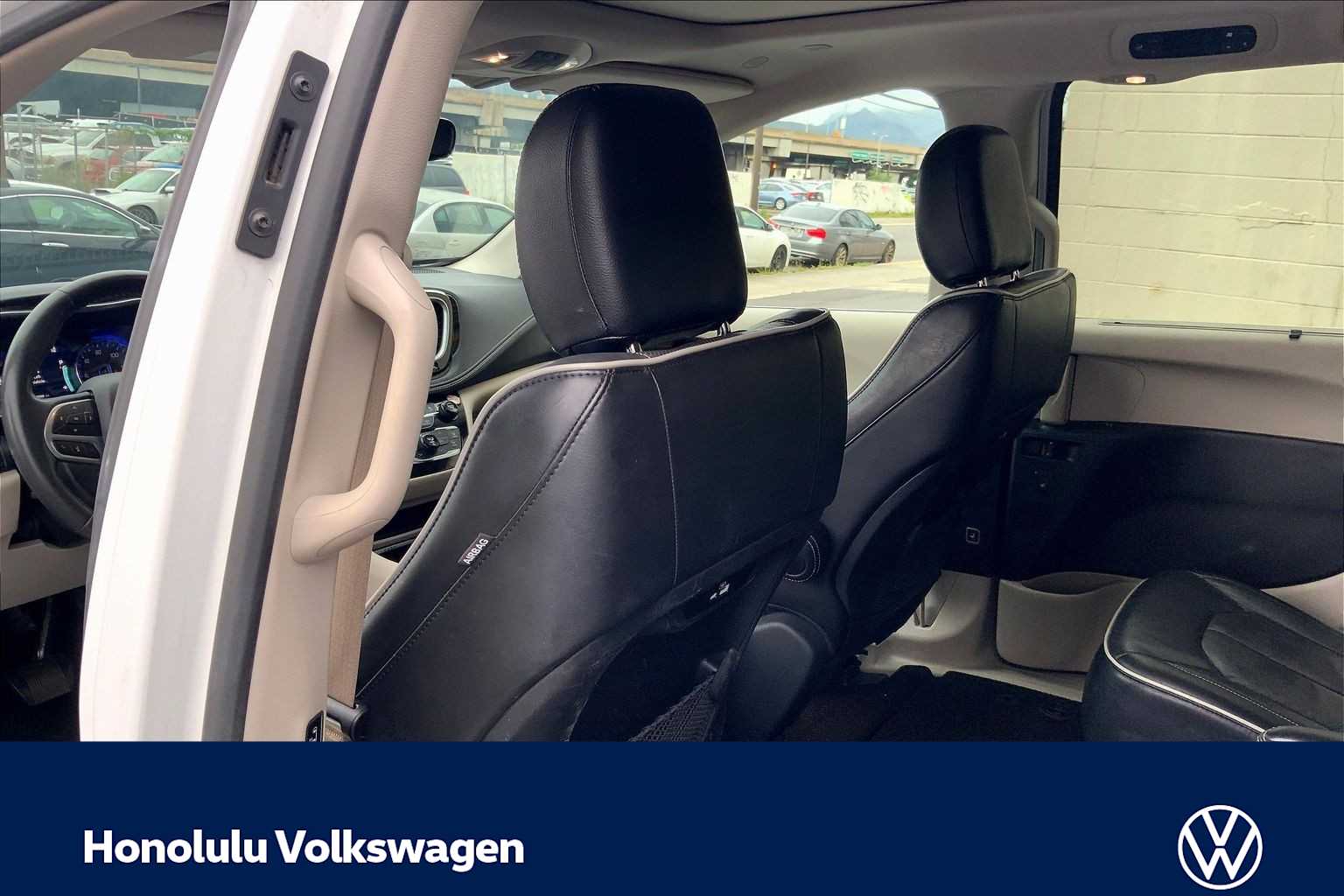 Thumbnail: 2022 Chrysler Pacifica - 11