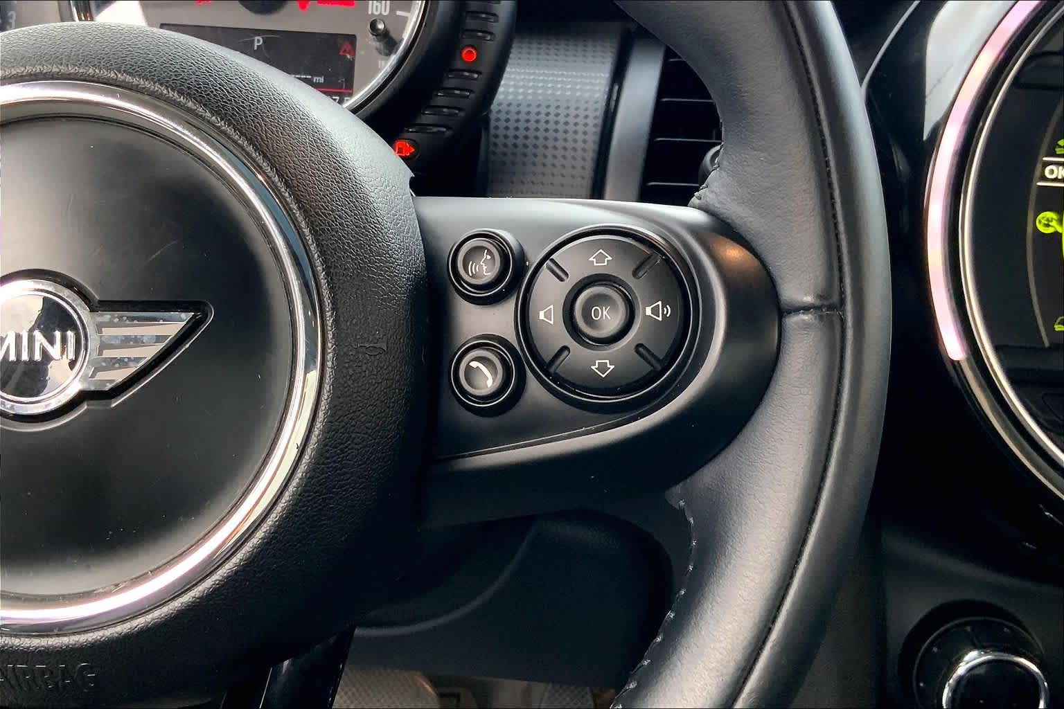 Thumbnail: 2017 MINI Cooper Hardtop - 24