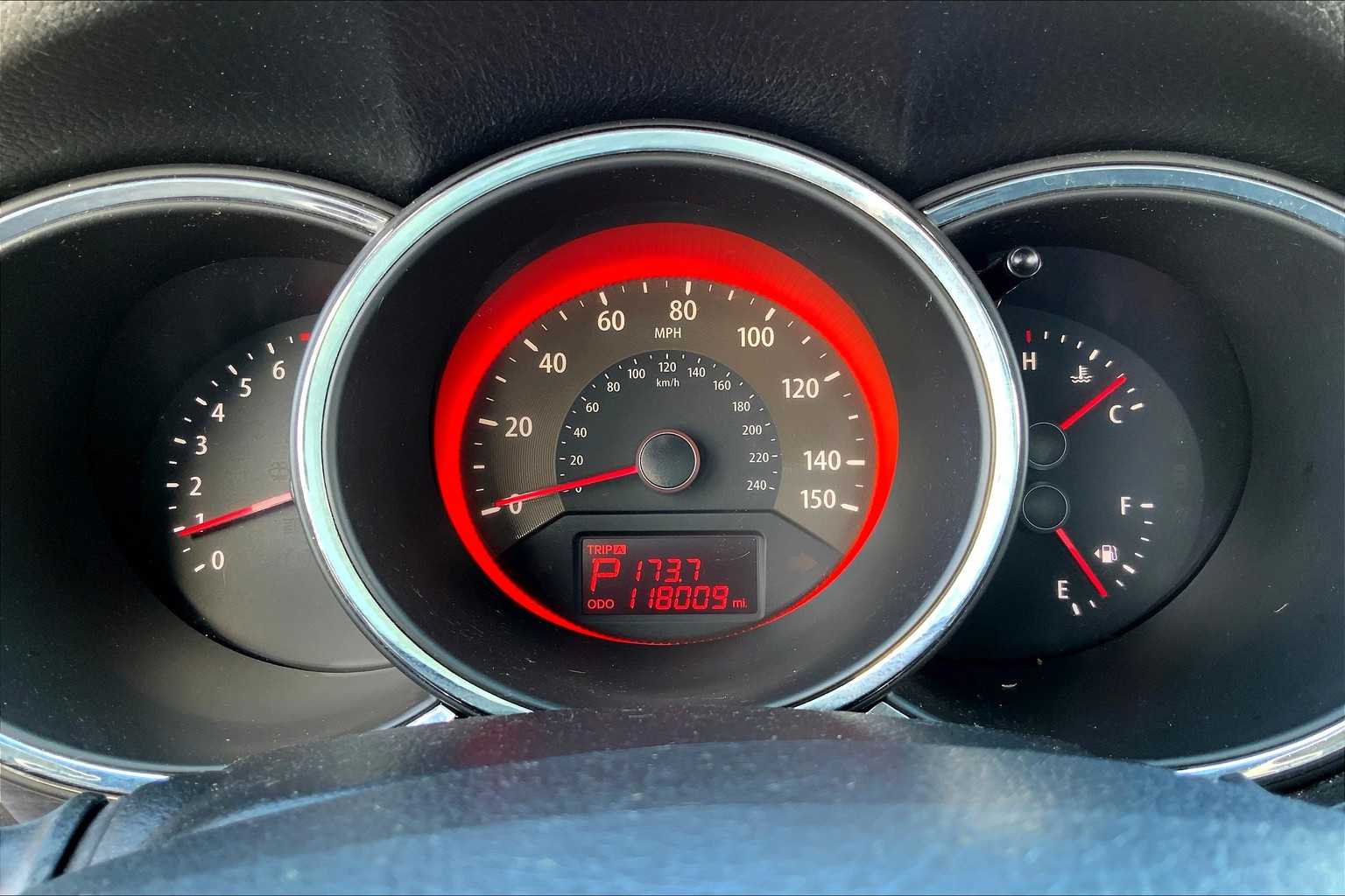 2012 Kia Sorento SX 16