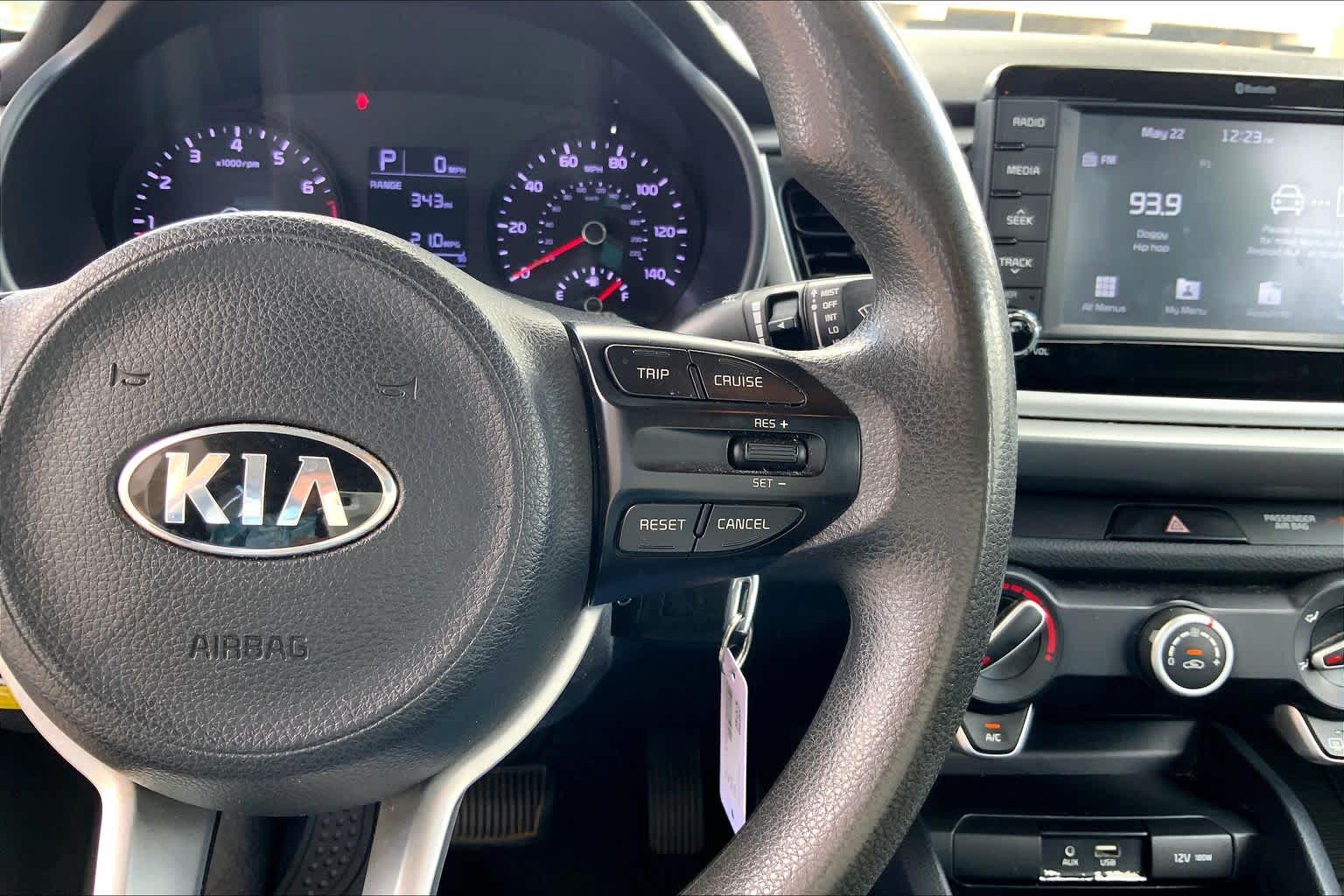 Thumbnail: 2020 Kia Rio - 25