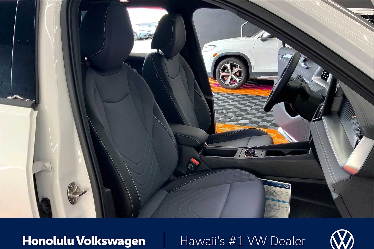 Thumbnail: 2025 Volkswagen Tiguan - 14