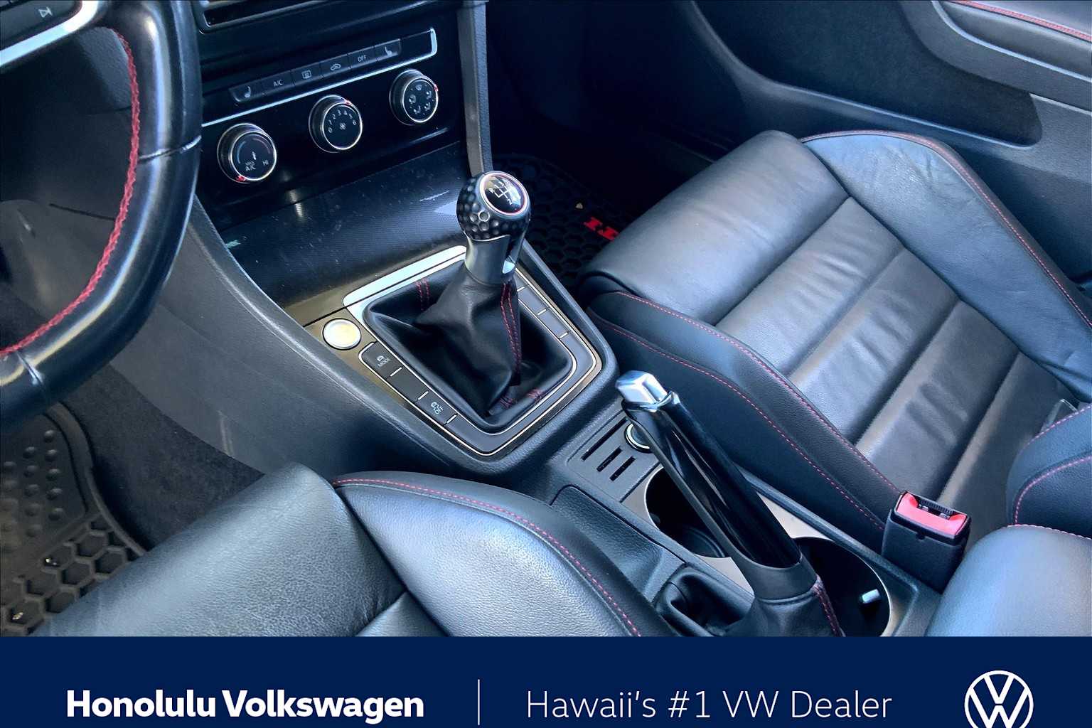 Thumbnail: 2017 Volkswagen Golf - 15
