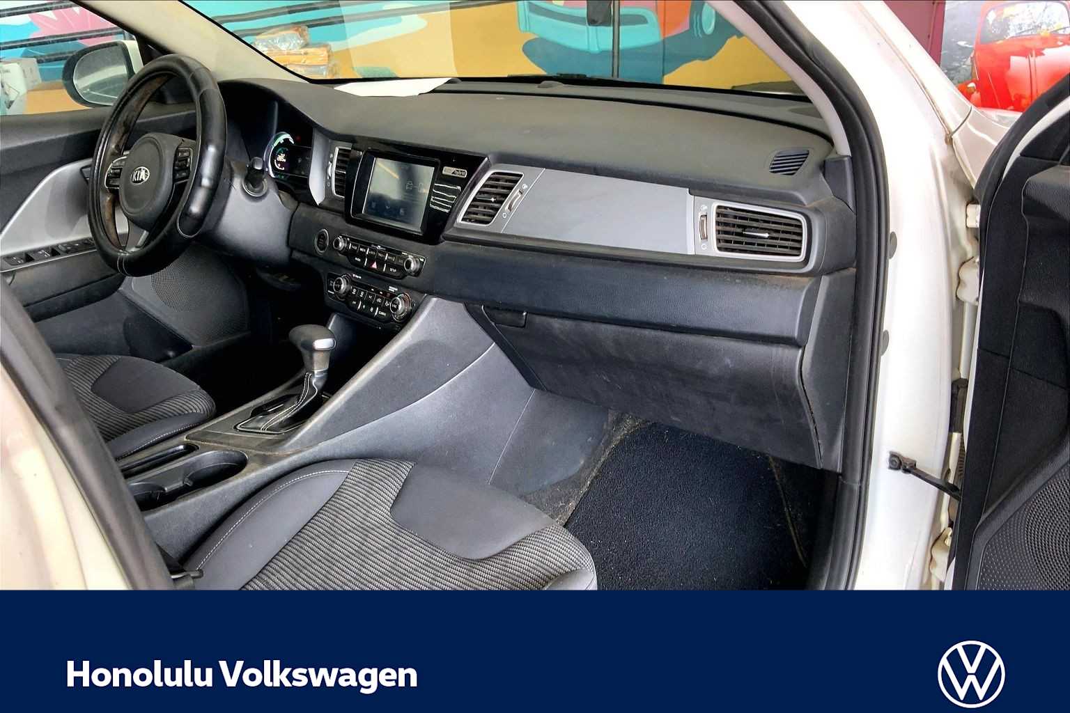 Thumbnail: 2017 Kia Niro - 22