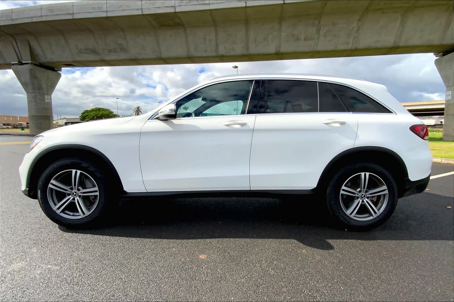 2020 Mercedes Benz GLC 300 photo 3