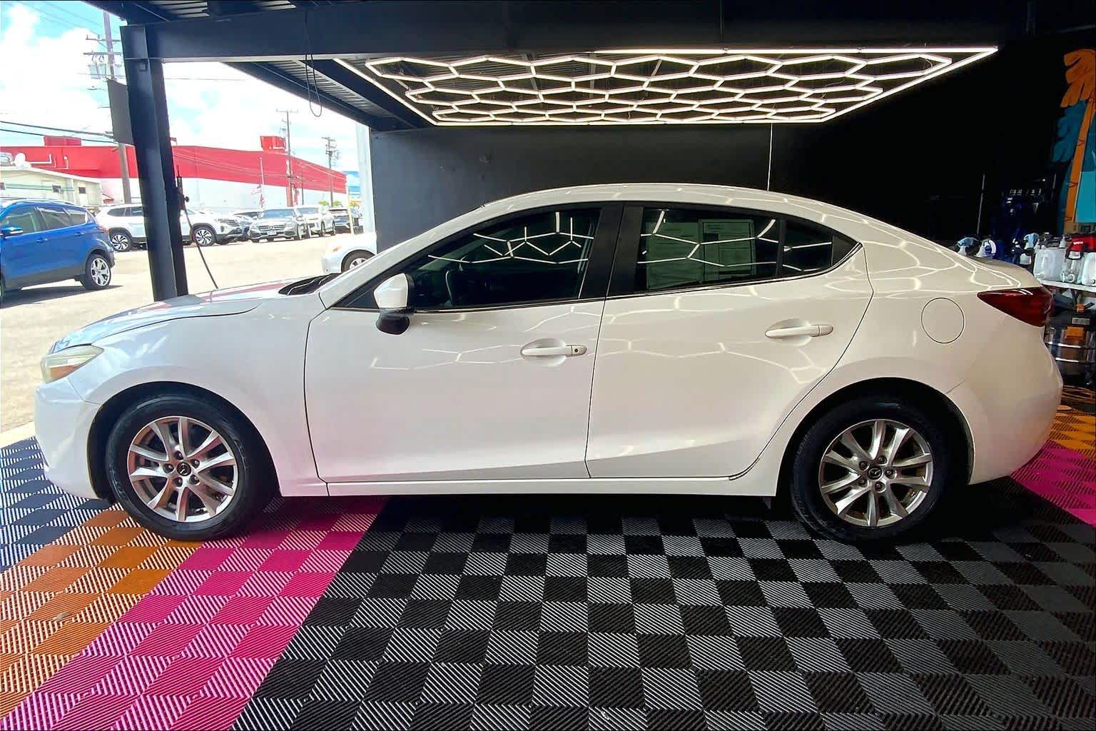 Thumbnail: 2017 Mazda Mazda3 - 3