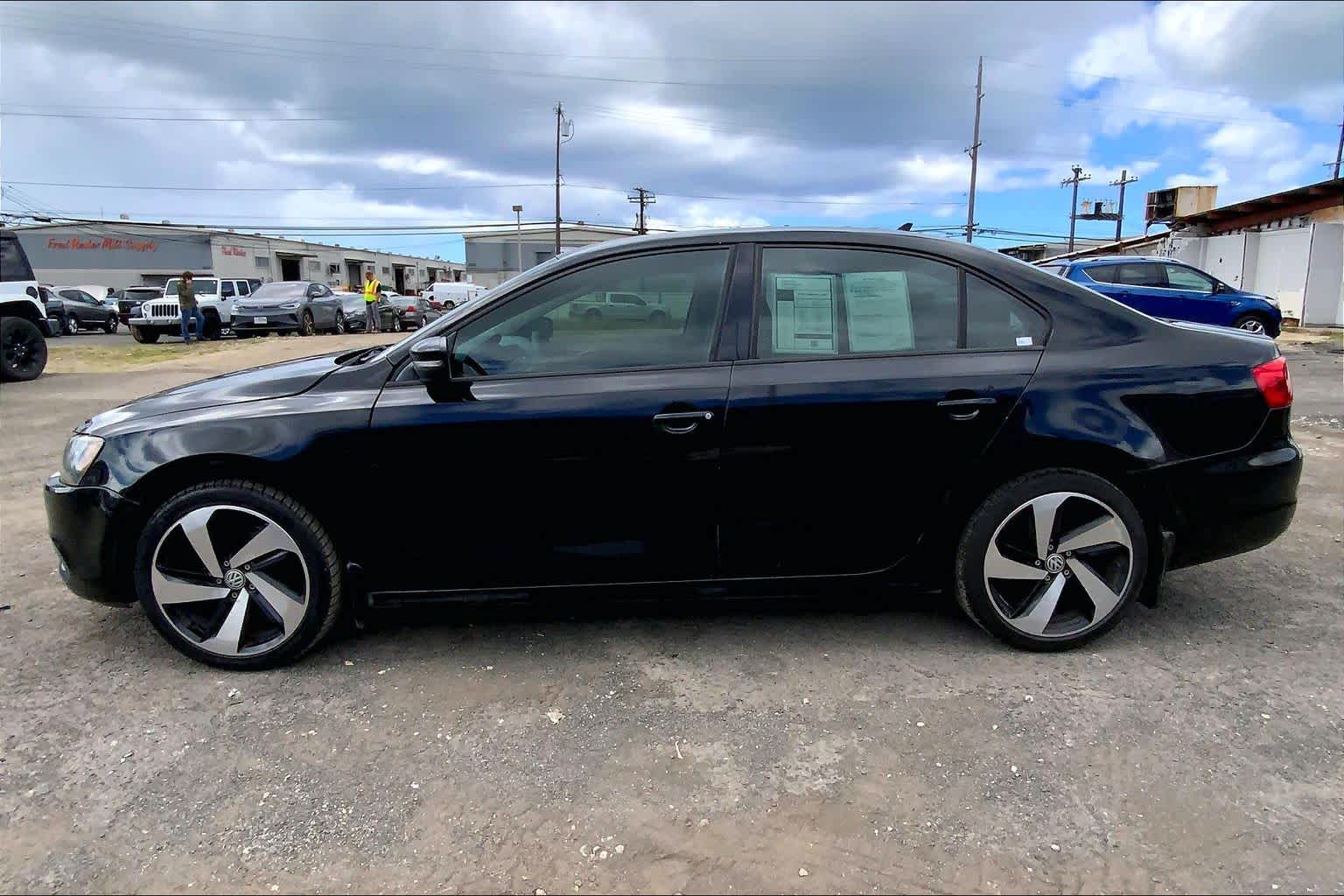 Thumbnail: 2014 Volkswagen Jetta - 3