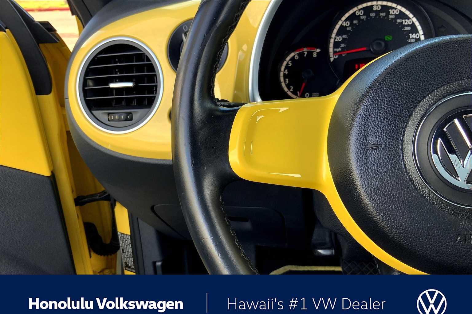 Thumbnail: 2013 Volkswagen Beetle - 21