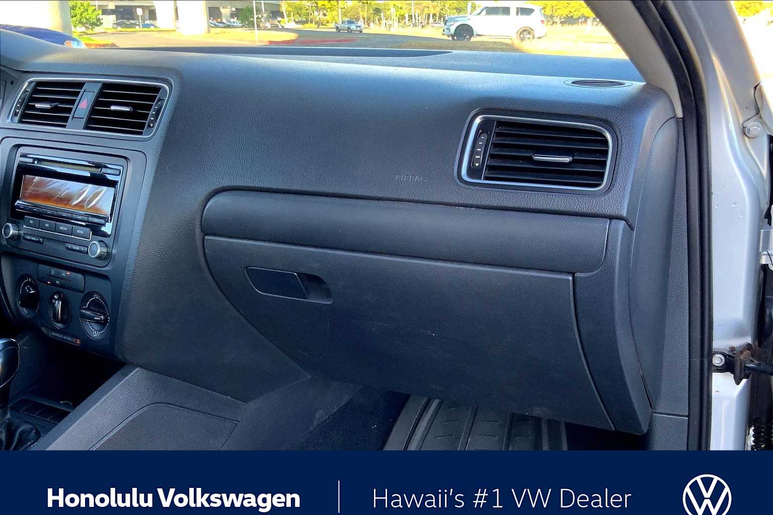 Thumbnail: 2013 Volkswagen Jetta - 22