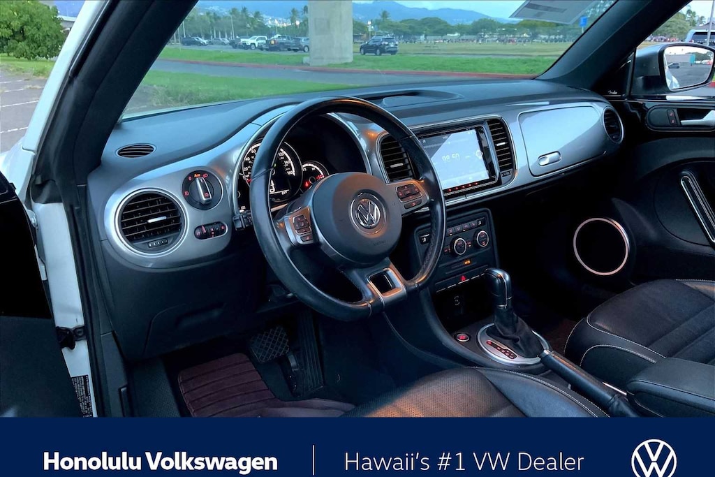 Used 2014 Volkswagen Beetle 1.8T w/Premium/PZEV Hatchback