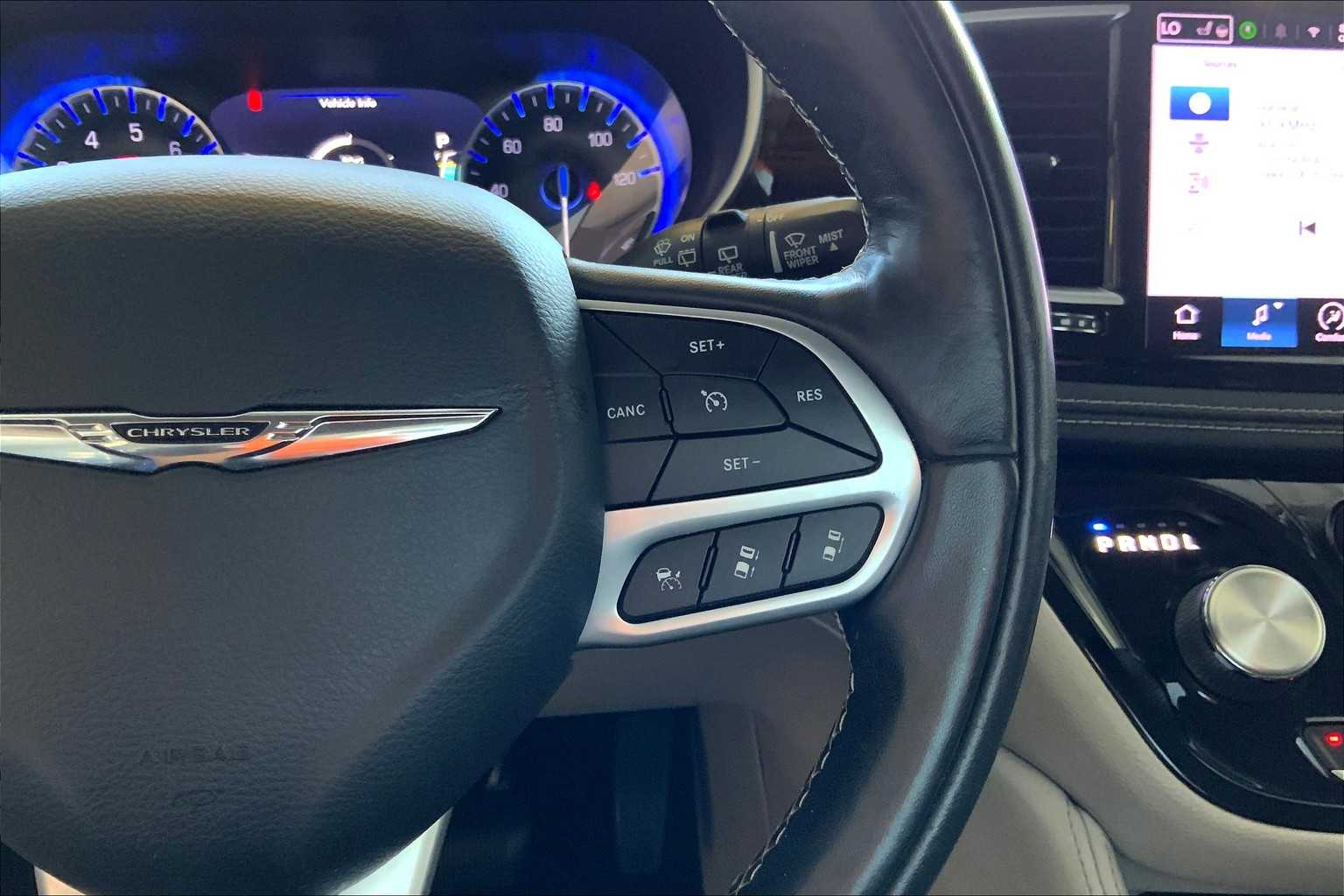 2022 Chrysler Pacifica Limited 24