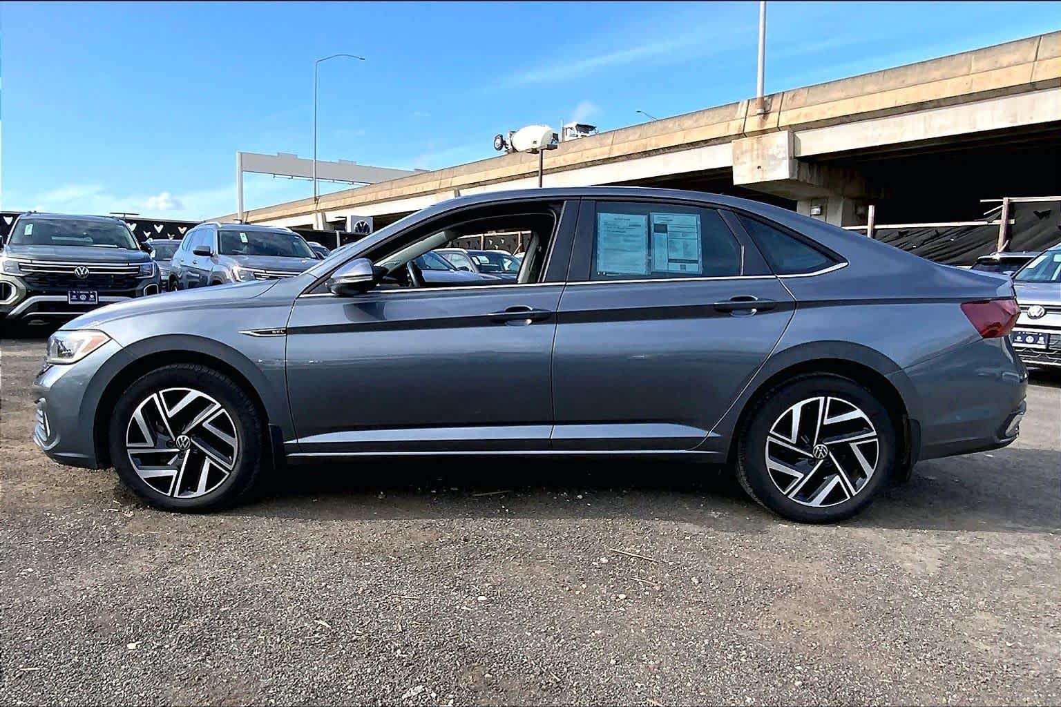 Thumbnail: 2023 Volkswagen Jetta - 3