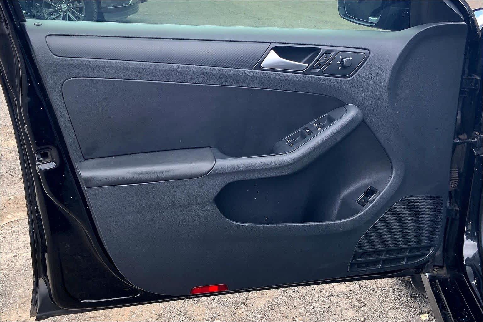 Thumbnail: 2014 Volkswagen Jetta - 27