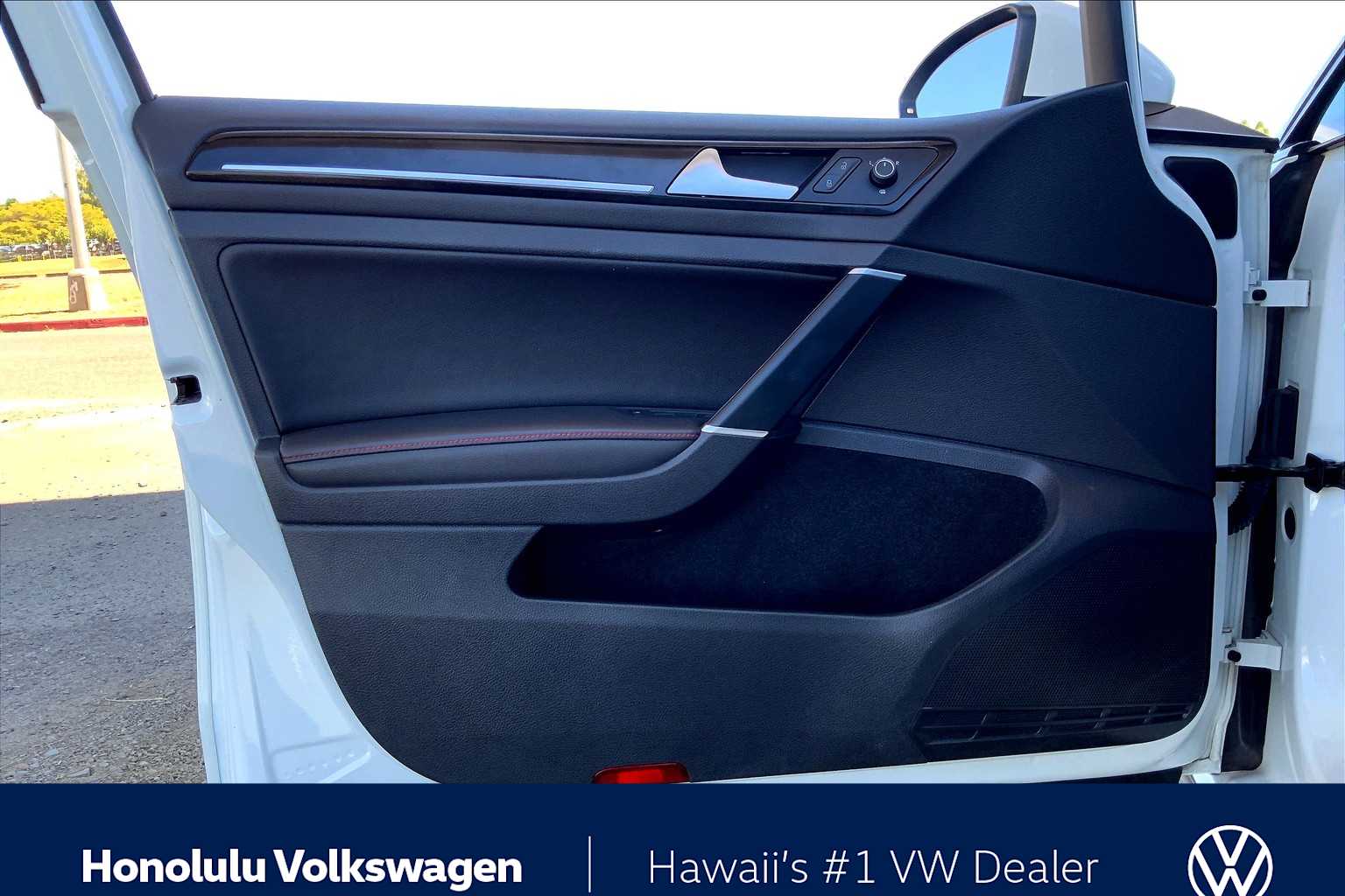 Thumbnail: 2017 Volkswagen Golf - 26