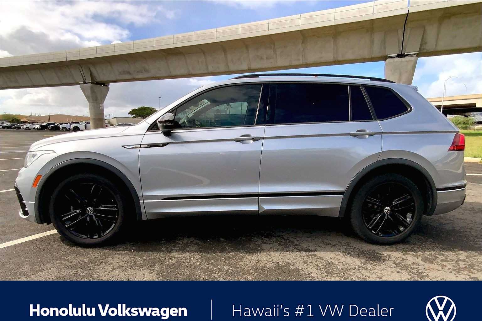 Thumbnail: 2022 Volkswagen Tiguan - 3